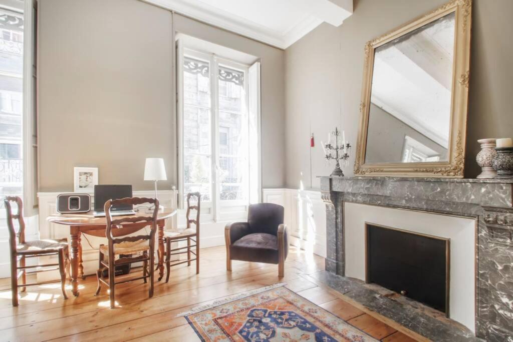 Ferienwohnung Au Coeur Du Quartier Historique Bordeaux Exterior foto